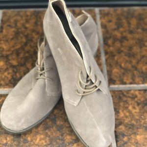 Brand New Men’s Bass Suede Boots Size 11